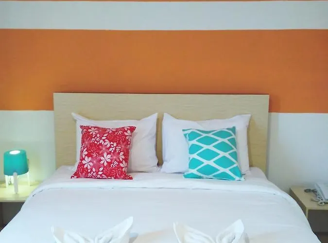 Leos Hotel