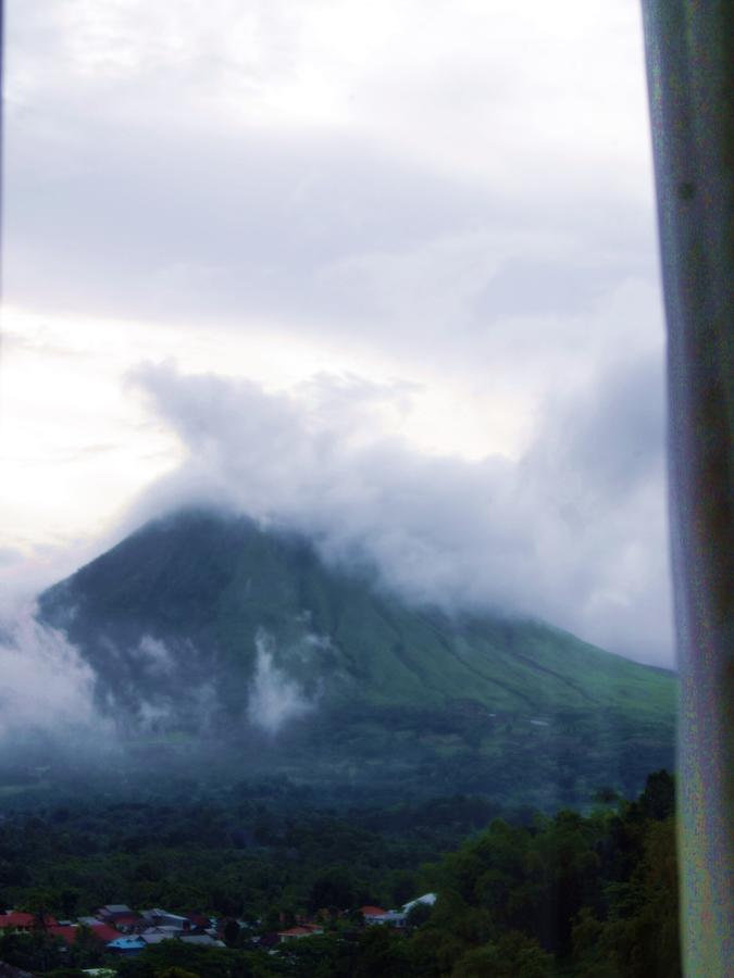 Leos Hotel Tomohon